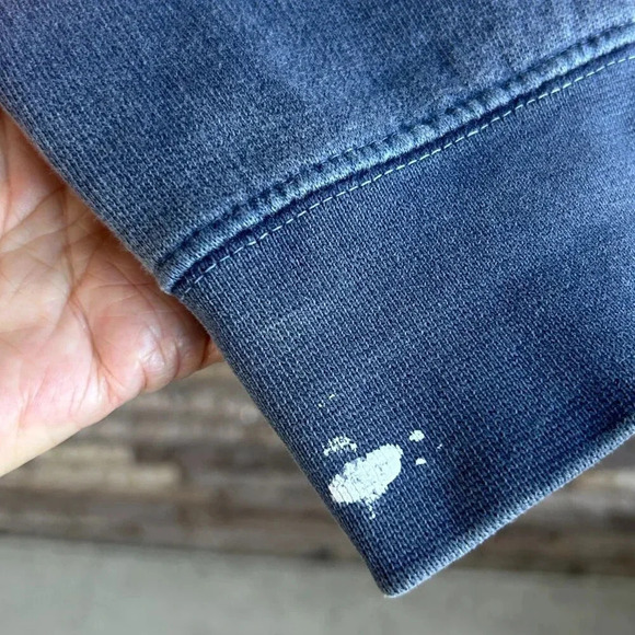 Breezin' Up Vintage SOUTHAMPTON Blue Distressed Sweatshirt Unisex - Picture 4 of 10